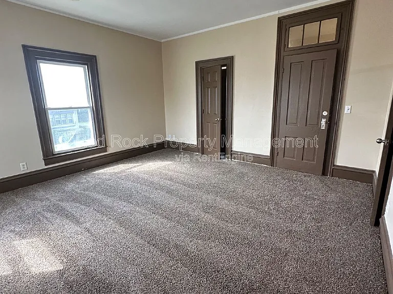 802 McKinley St — Photo 4