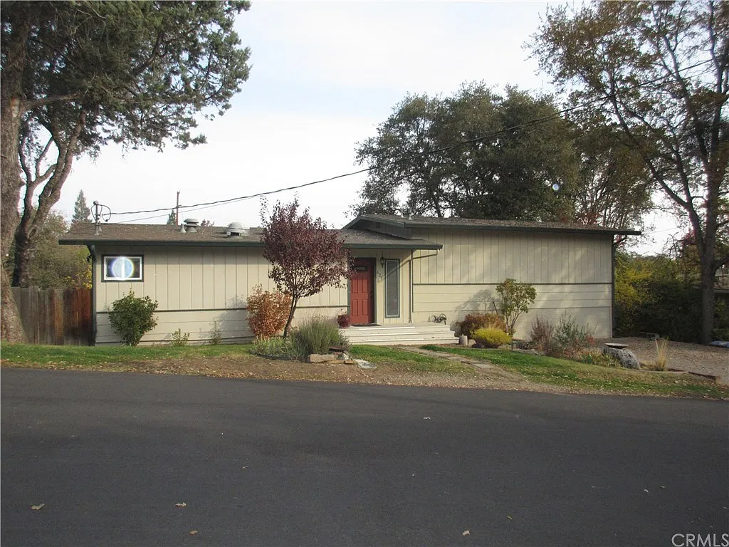 472 Fairview Way photo 1
