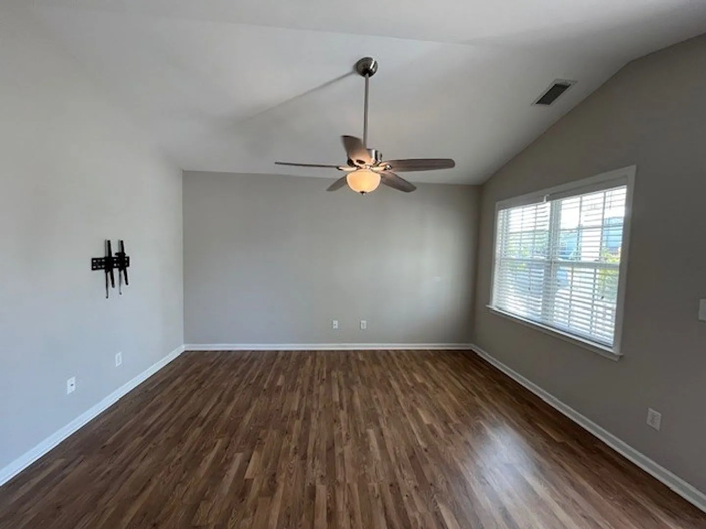 Welcome to This Single Family 3 bed/2 bath Home in Leland, NC — Photo 4