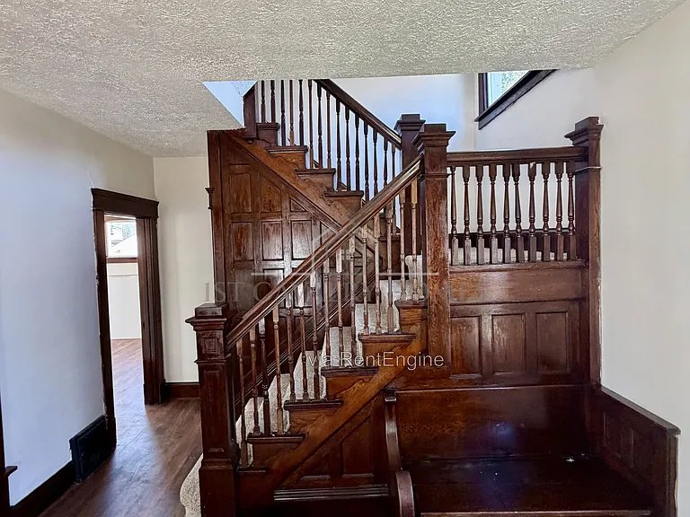 135 S McKinley Ave — Photo 3