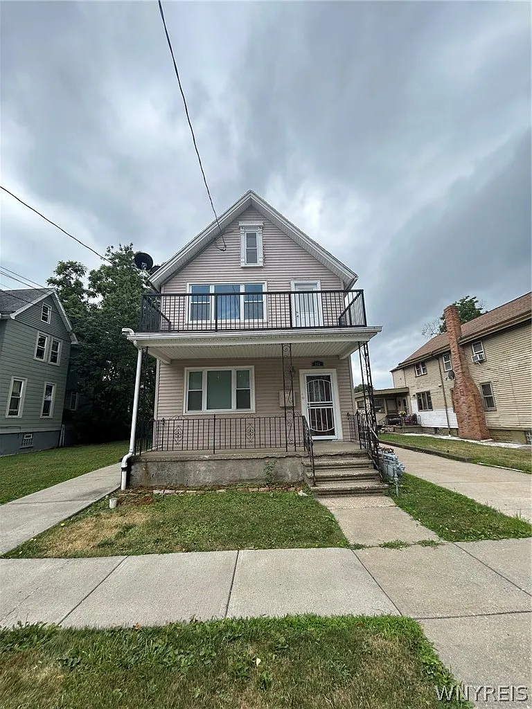 2 bed, 1.0 bath, 1084 sqft, $1,250 — Photo 1