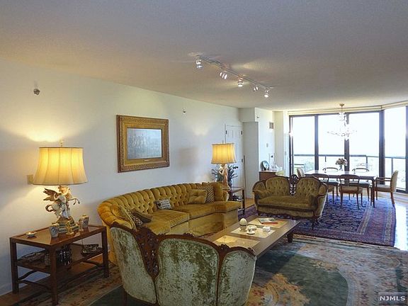 5th image of 900 Palisade Ave APT 14C