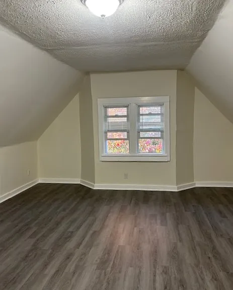 Second floor bonus/office space