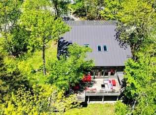 20 Blackberry Ln, Peru, VT 05152