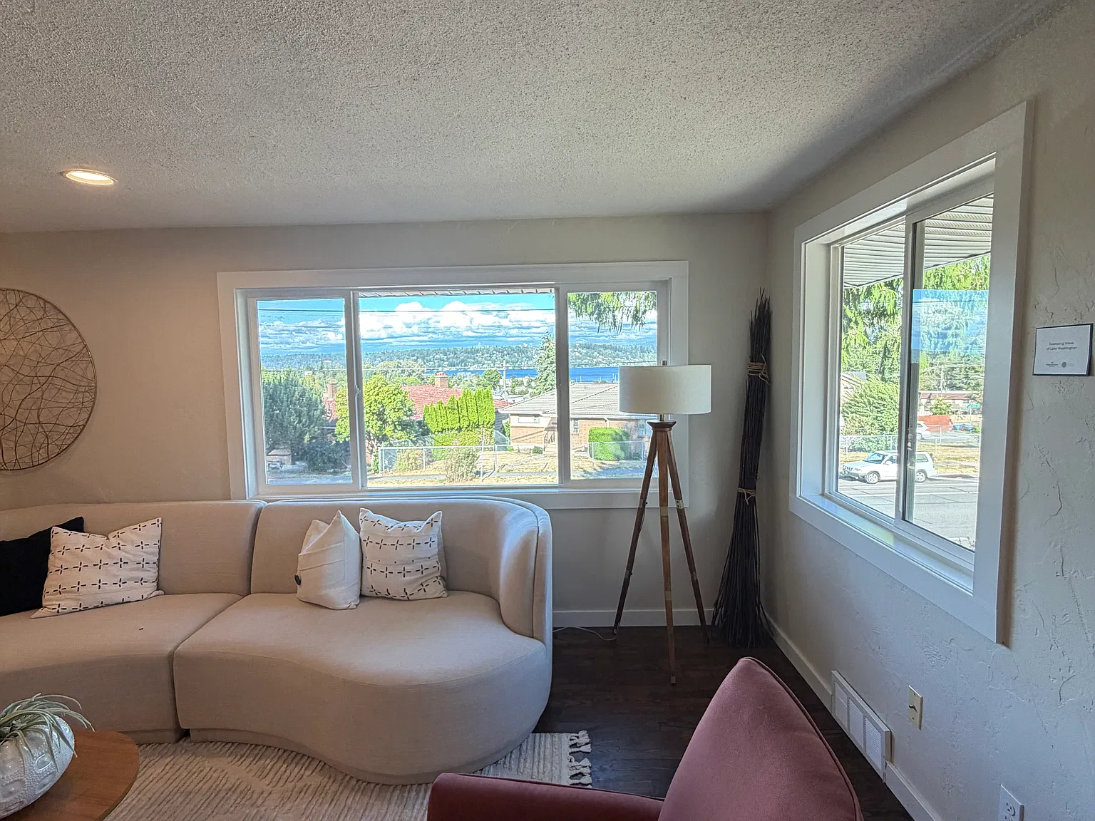 4 bed, 1940 sqft, $3,300 — Photo 3