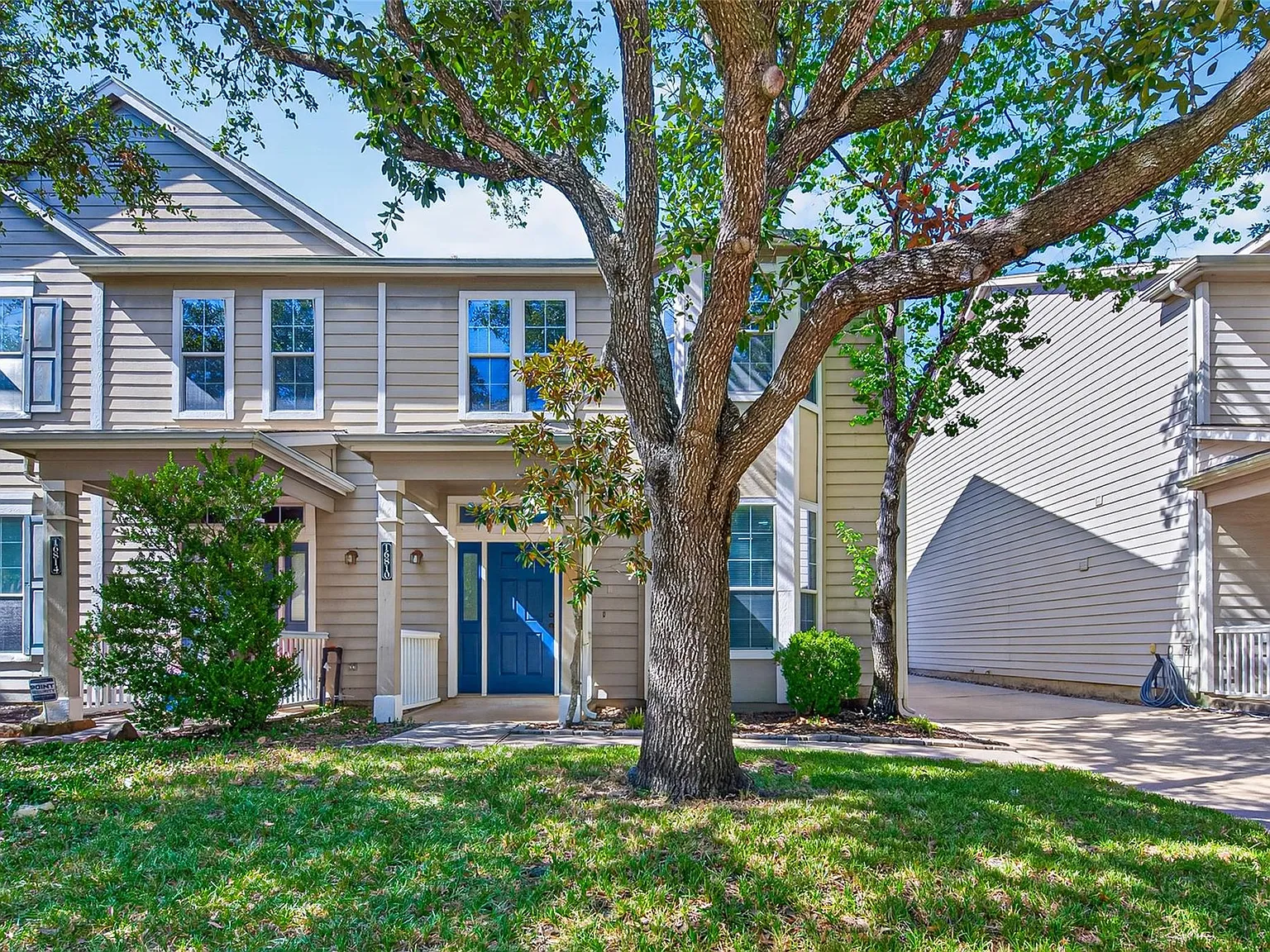 2 bed, 2.5 bath, 1564 sqft, $1,950 — Photo 1