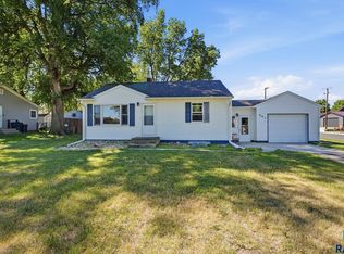 901 4th St, Garretson, SD 57030