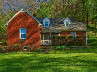 687 Valley Rd, Ambridge, PA, 15003