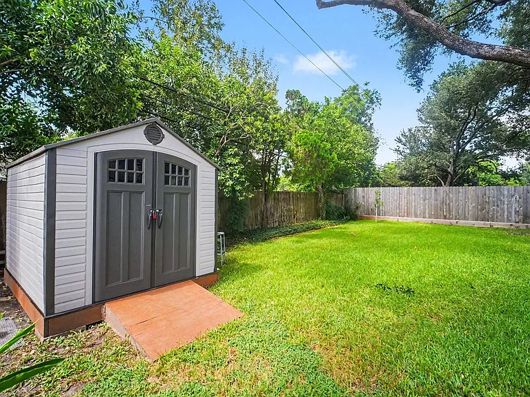 9323 Meadowbriar Ln — Photo 35
