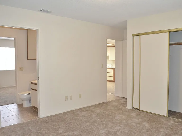 Desert Villas Apartment Homes — Photo 23