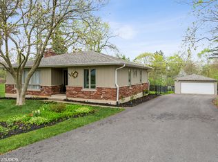 588 Hitchcock Ave, Lisle, IL 60532