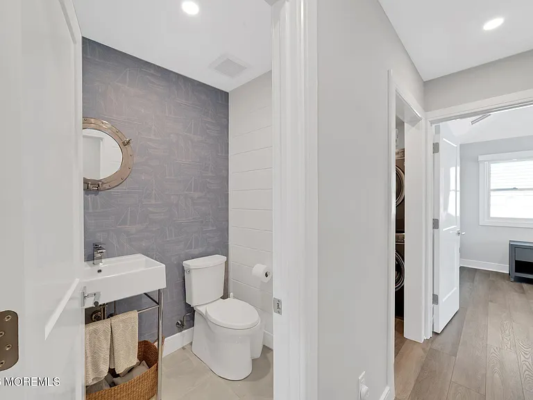 347 Bay Ln — Photo 42