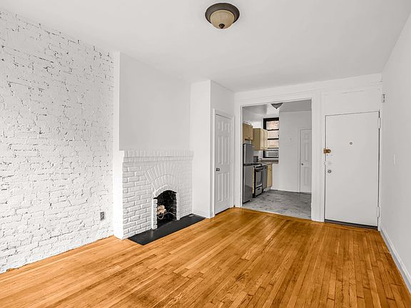3rd image of 7 Morton St #15