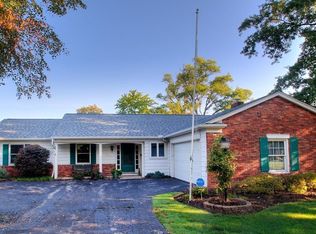 5245 Chickadee Ln, Lyndhurst, OH