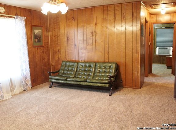 4th image of 258 Coral Ave