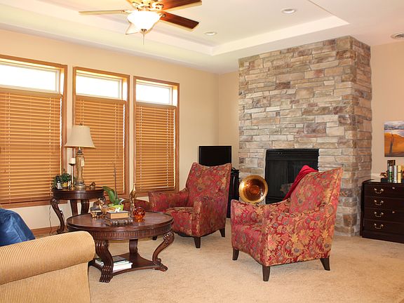 2nd image of 725 Dailey Dr