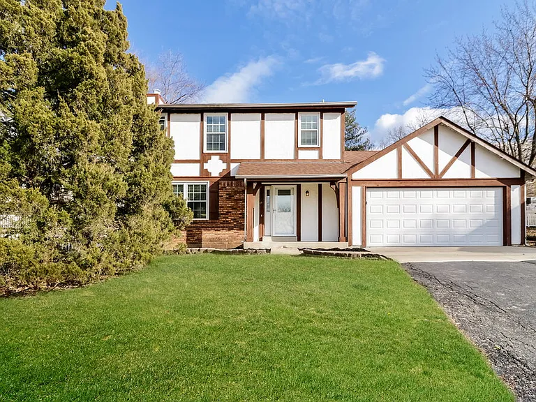 17 Hollow Tree Ct — Photo 1