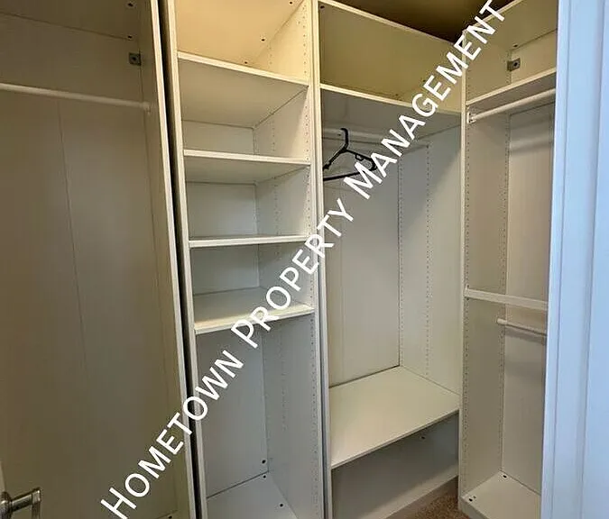 4241 Dudley Dr NE — Photo 26
