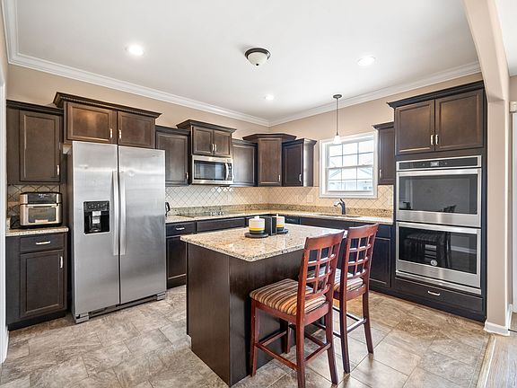 3rd image of 1374 Millet Dr