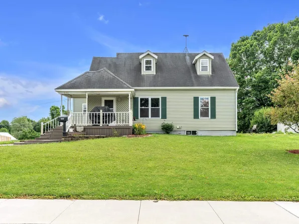 608 E Hazel St, Albion, IN 46701