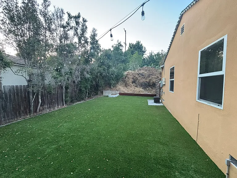 7290 University Ave — Photo 3
