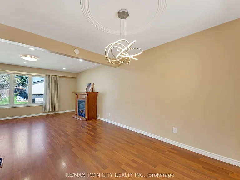 402 Lakeview Dr — Photo 6