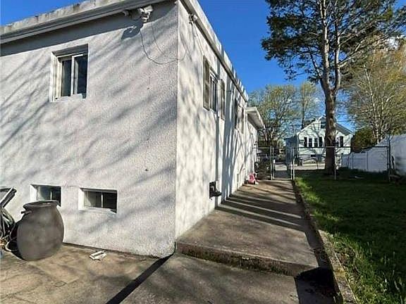3rd image of 65 Hillcrest Ave