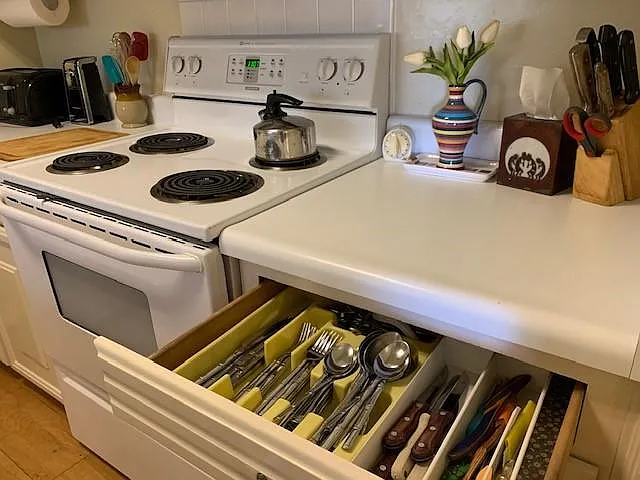 1106 N Abrego Dr — Photo 18