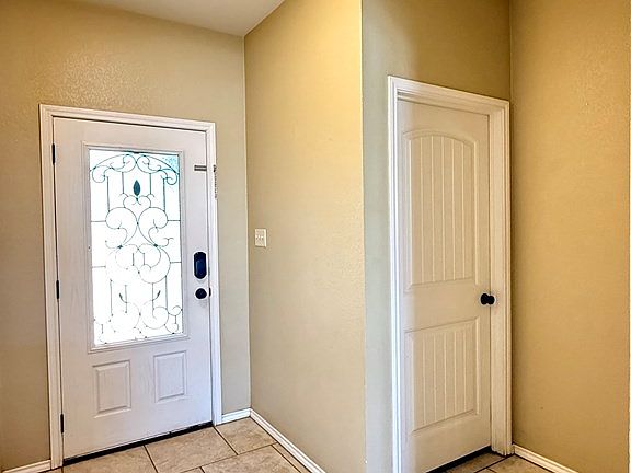 3rd image of 1213 E Nobles Ave