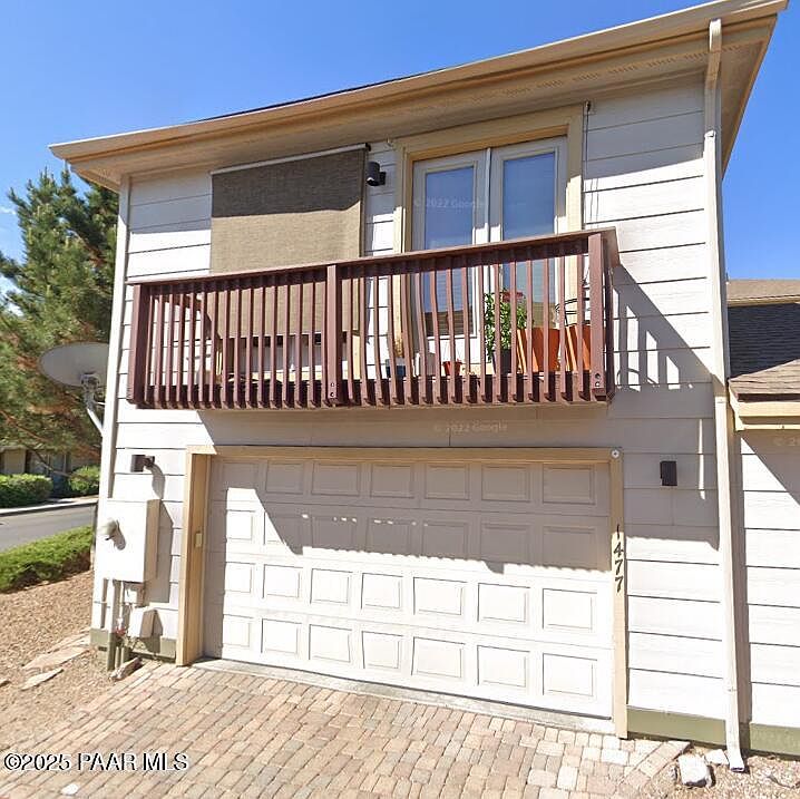2nd image of 1477 E Russ Way