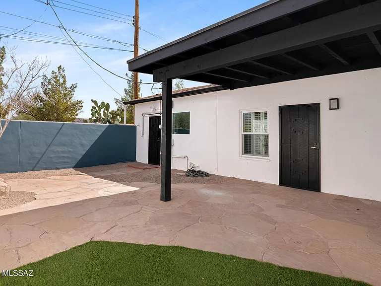 1815 E Waverly St #1 — Photo 19