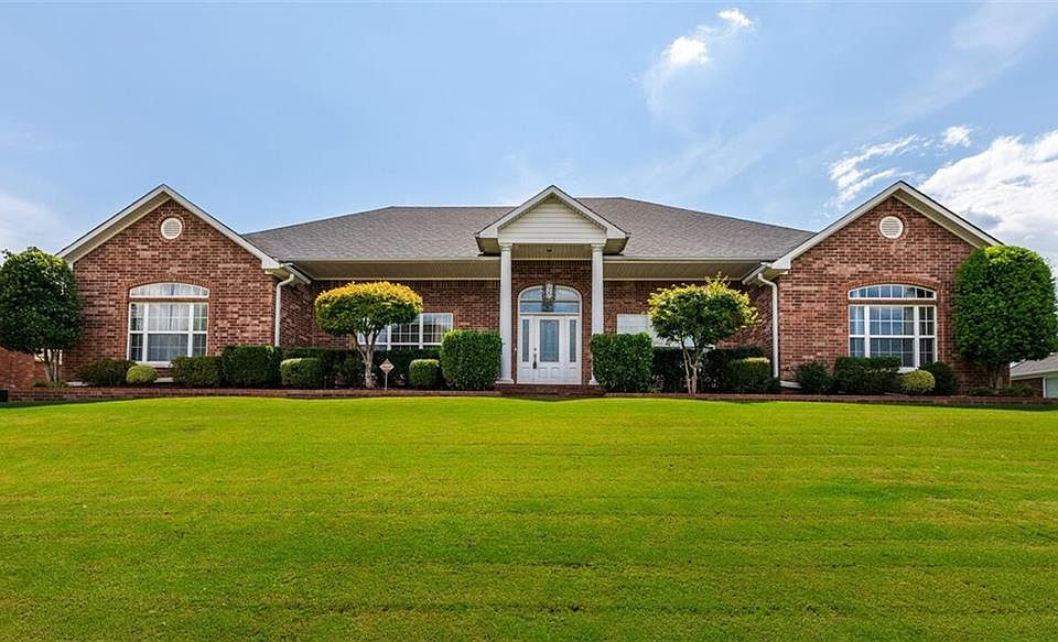 1st image of 2031 Lee Creek Dr