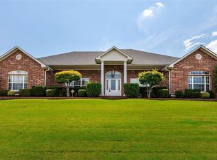 2031 Lee Creek Dr, Van Buren, AR 72956