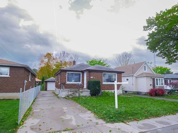 6360 Ash St, Niagara Falls, ON L2G 2H5