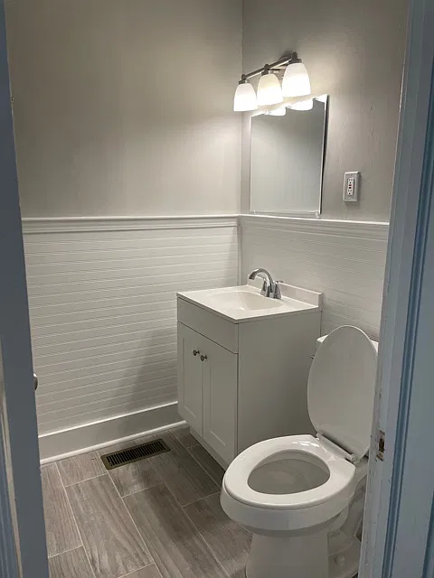 4 bed, 1033 sqft, $1,915 — Photo 4