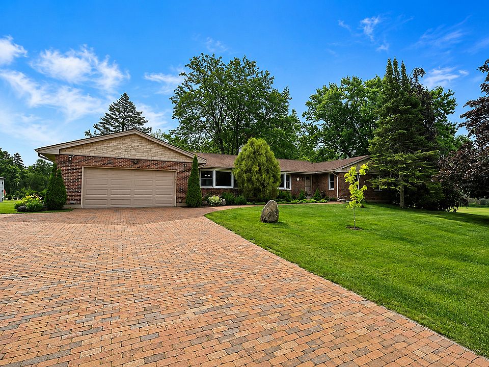 1st image of 1447 Carol Ln