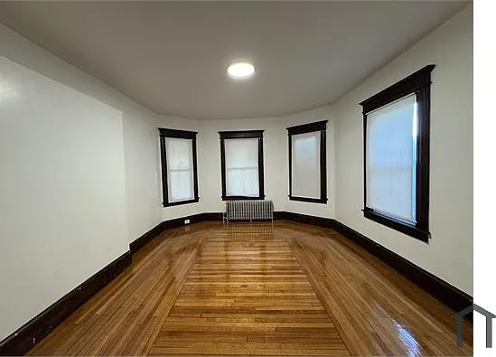 3 bed, $2,000 — Photo 1