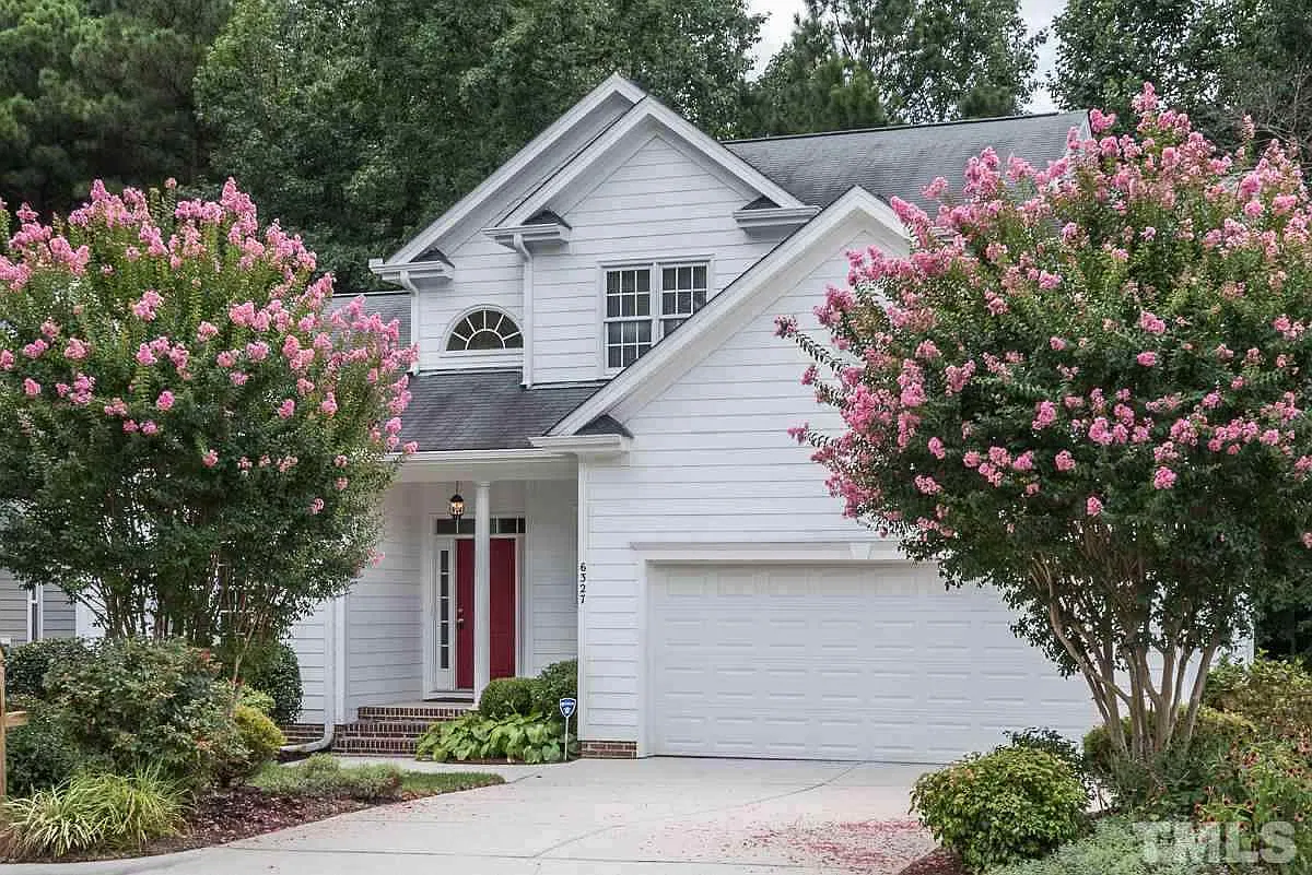4 bed, 3.5 bath, 2949 sqft, $3,400 — Photo 2