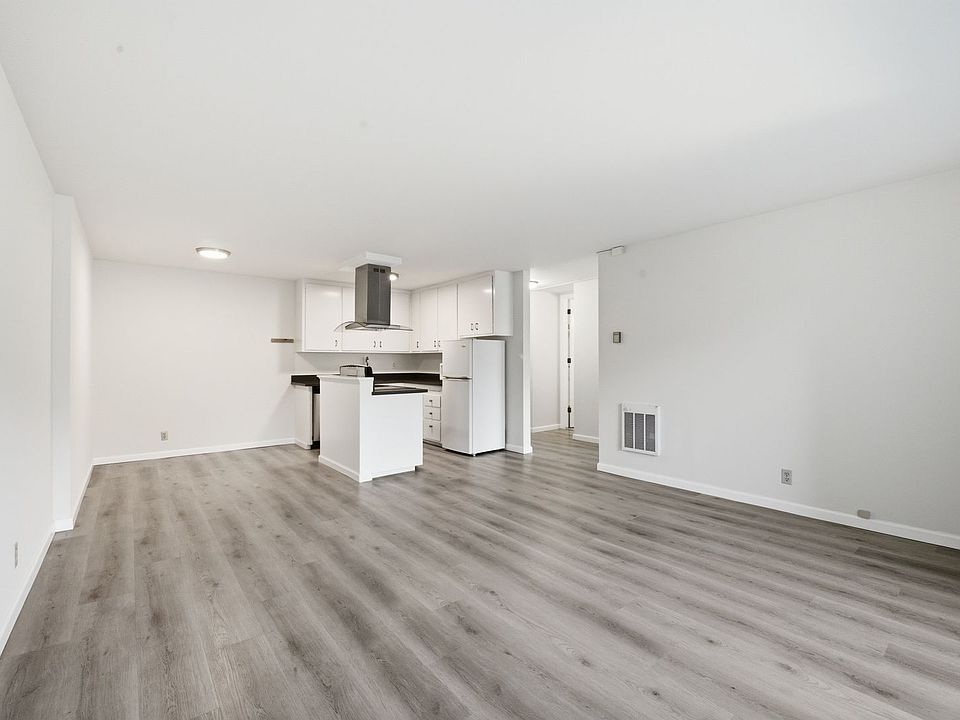 1st image of 650 Lake St APT 7