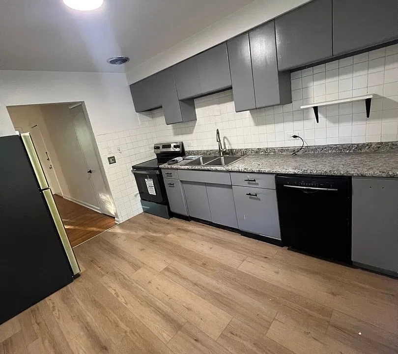 131 Ashland Ave #3S