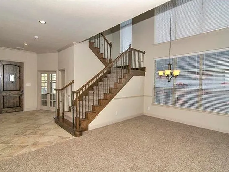 824 Lake Meadow Ln — Photo 4