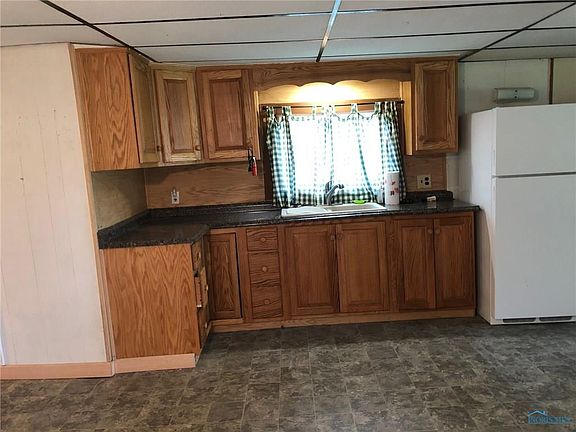 5th image of 290 Lake St
