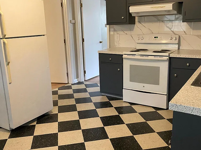2317 Englewood Ave #B — Photo 4