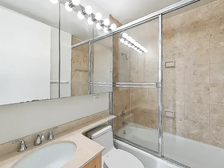 360 E 57th St #21B — Photo 7