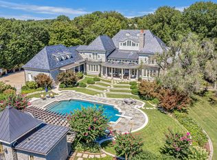 5021 Hill Place Dr, Nashville, TN 37205