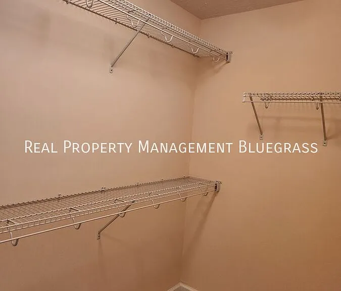 4715 Larkhill Ln — Photo 11