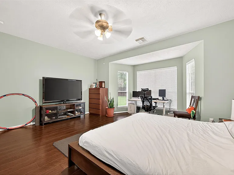 2910 Barton Meadow Ln — Photo 35