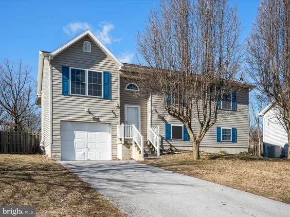 486 Universe Dr, Martinsburg, WV 25404