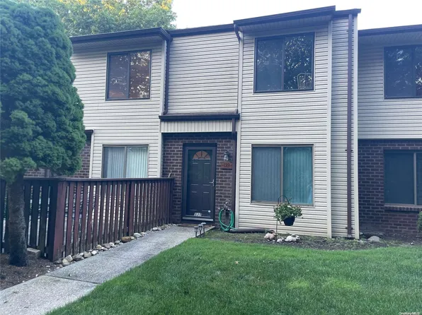 139 Birchwood Road #583, Coram, NY 11727