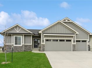 10054 Queensland Rd, West Des Moines, IA 50266